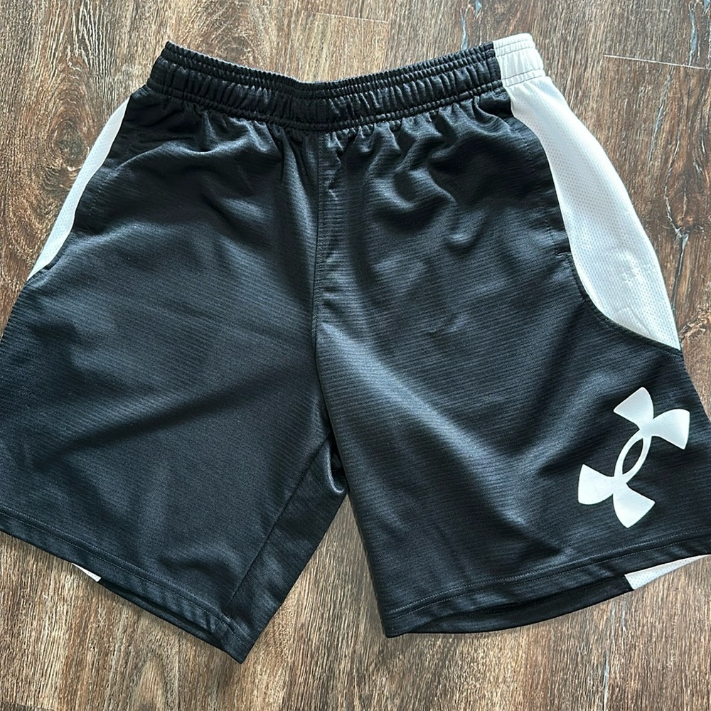 Youth XL Under Armour shorts